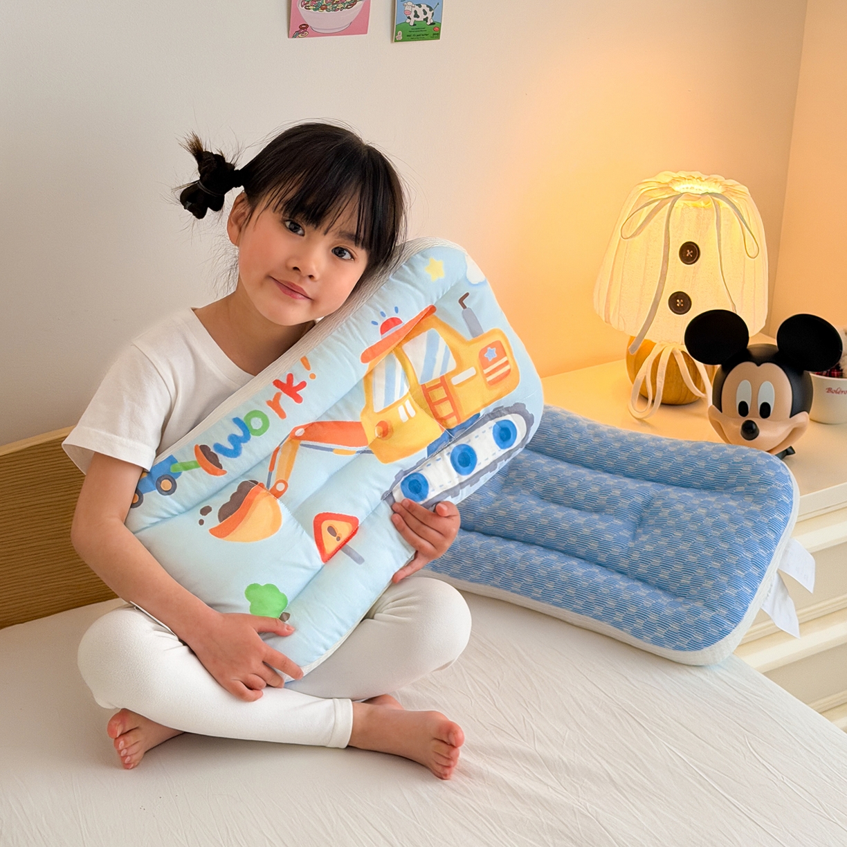 嗨生活 2026新款冰豆豆枕芯大版卡通儿童枕芯幼儿园枕芯枕头枕芯 蓝色挖掘