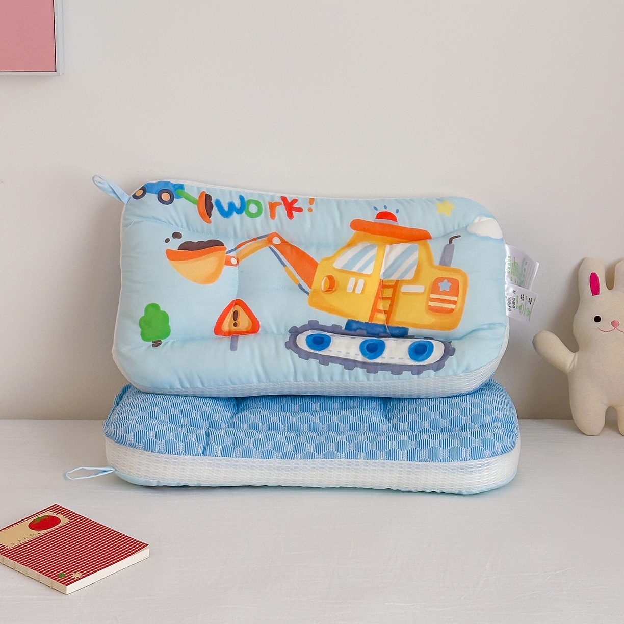 91家纺网 家纺一手货源 找家纺 嗨生活 2026新款冰豆豆枕芯大版卡通儿童枕芯幼儿园枕芯枕头枕芯 蓝色挖掘