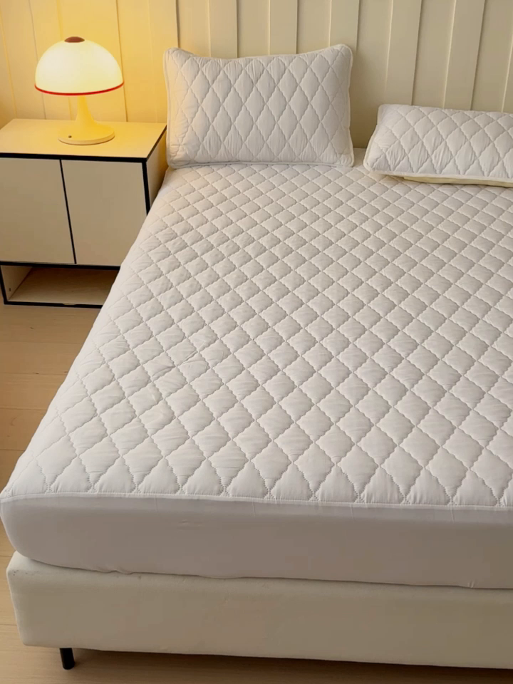 91家纺网 家纺一手货源 找家纺 慕克斯家纺 2026新款亲肤棉磨毛防水菱形格床笠 菱形格白色