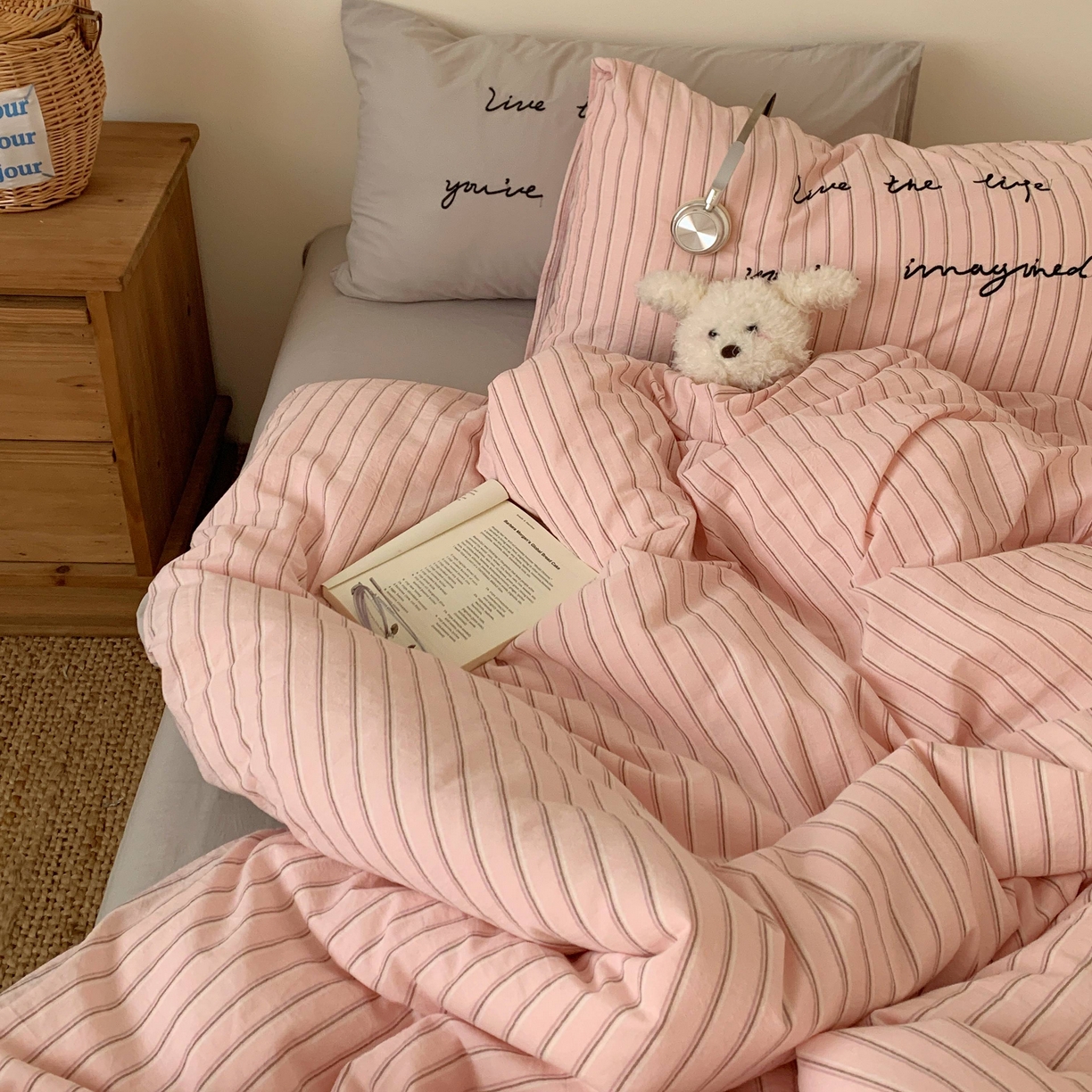 91家纺网 家纺一手货源 找家纺 桃喜 2026春夏全棉新品色织水洗棉条纹博主ins风四件套学生三件套（会员-5） 粉荔奶灰