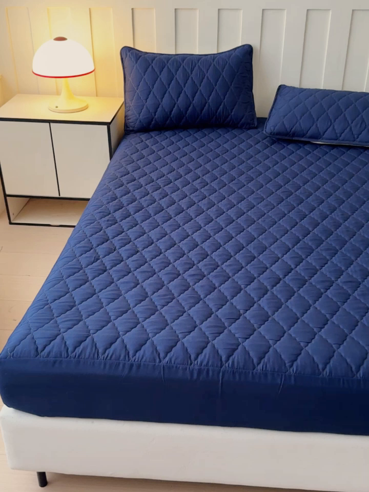 91家纺网 家纺一手货源 找家纺 慕克斯家纺 2026新款亲肤棉磨毛防水菱形格床笠 菱形格藏青