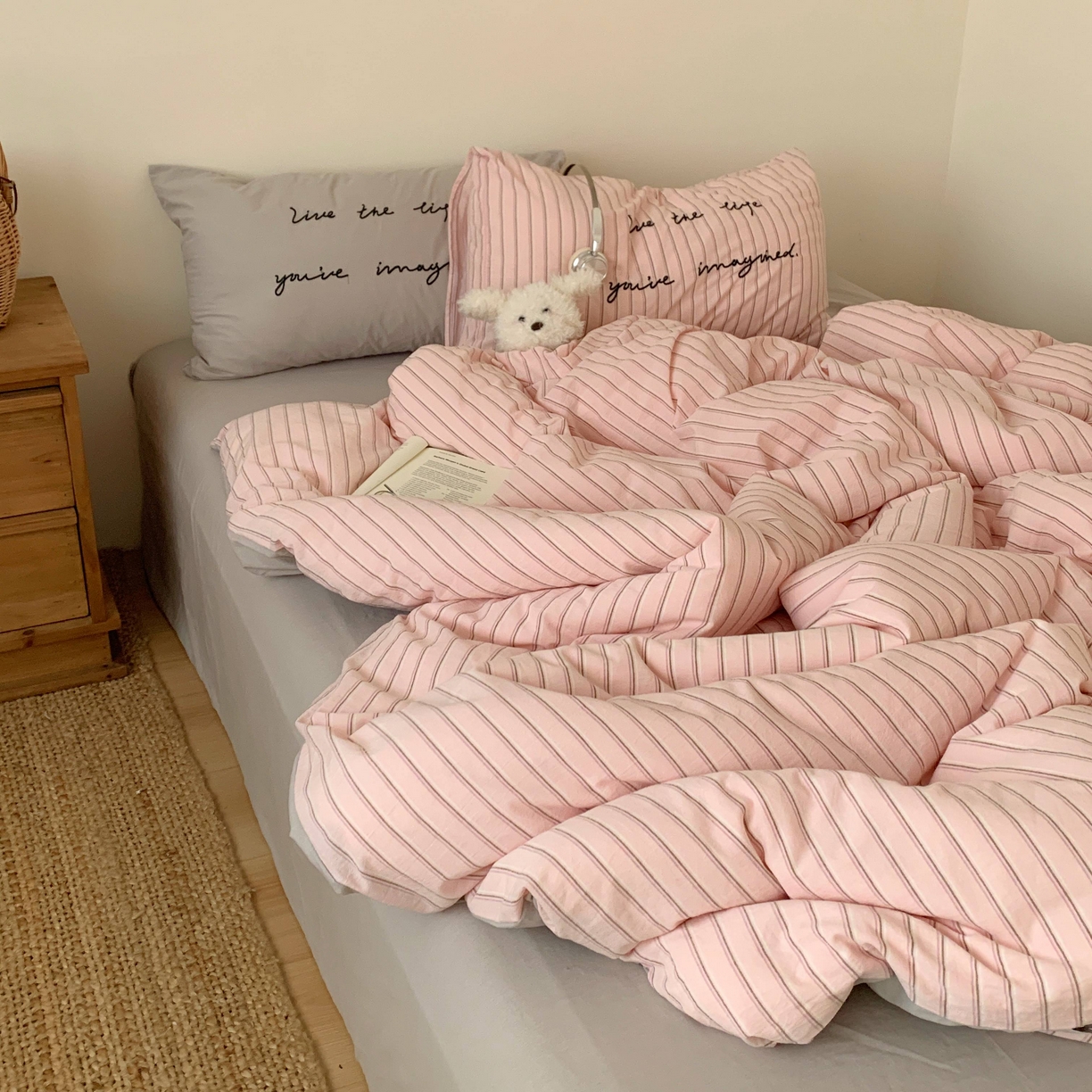 91家纺网 家纺一手货源 找家纺 桃喜 2026春夏全棉新品色织水洗棉条纹博主ins风四件套学生三件套（会员-5） 粉荔奶灰