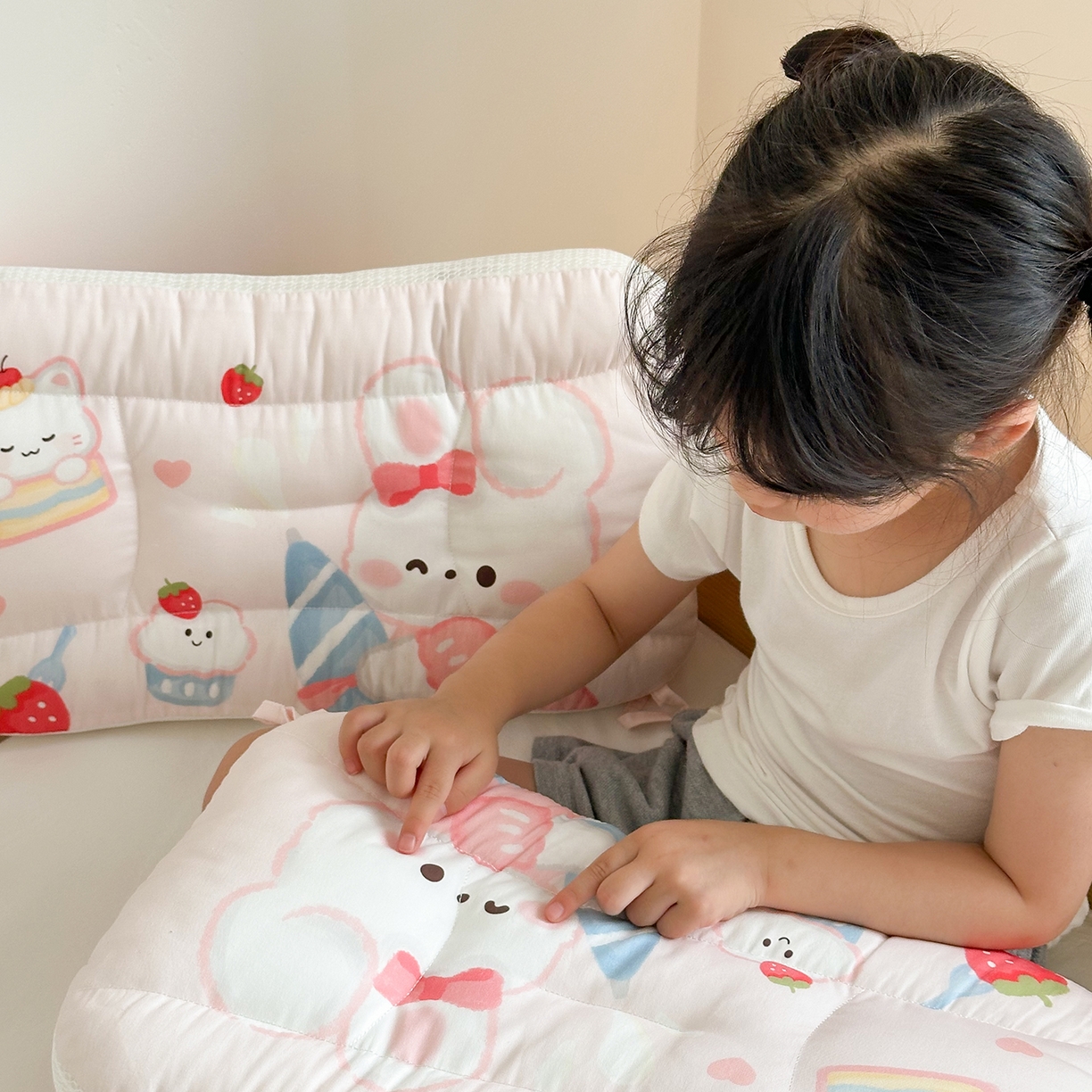 91家纺网 家纺一手货源 找家纺 嗨生活 2026新款冰豆豆枕芯大版卡通儿童枕芯幼儿园枕芯枕头枕芯 萌小兔