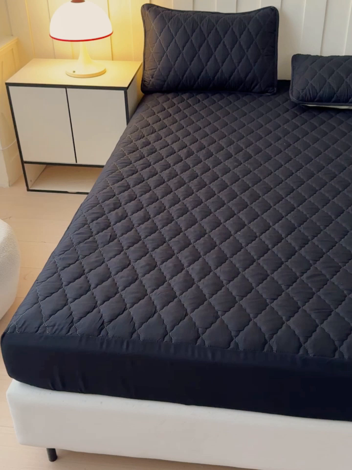 91家纺网 家纺一手货源 找家纺 慕克斯家纺 2026新款亲肤棉磨毛防水菱形格床笠 菱形格黑色