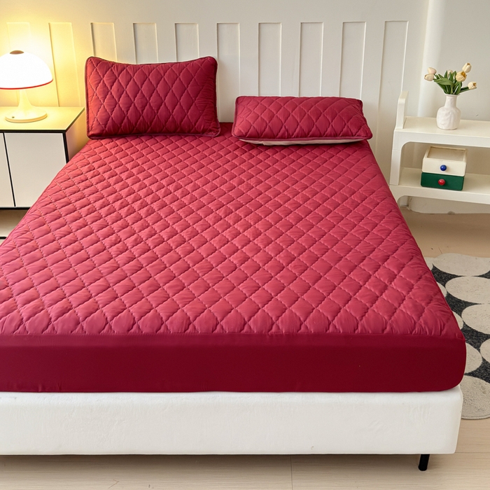 91家纺网 家纺一手货源 找家纺 慕克斯家纺 2026新款亲肤棉磨毛防水菱形格床笠 菱形格酒红