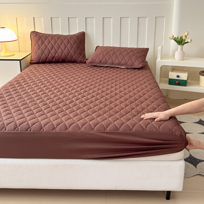 91家纺网 家纺一手货源 找家纺 慕克斯家纺 2026新款亲肤棉磨毛防水菱形格床笠 菱形格咖色