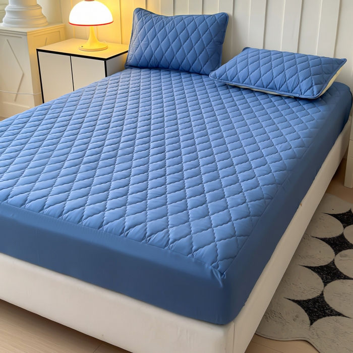 91家纺网 家纺一手货源 找家纺 慕克斯家纺 2026新款亲肤棉磨毛防水菱形格床笠 菱形格蓝灰