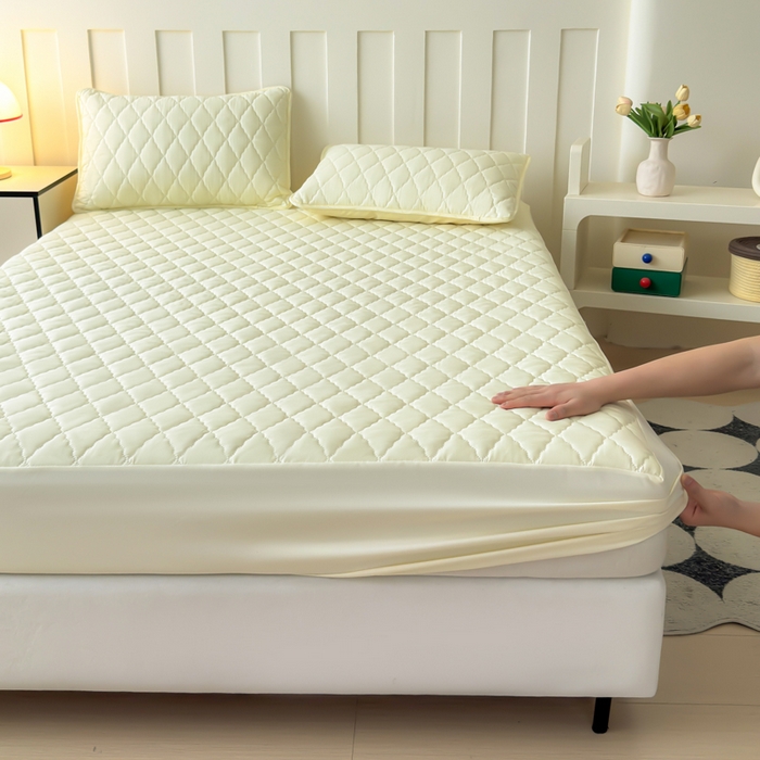 91家纺网 家纺一手货源 找家纺 慕克斯家纺 2026新款亲肤棉磨毛防水菱形格床笠 菱形格米黄