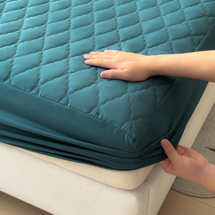 91家纺网 家纺一手货源 找家纺 慕克斯家纺 2026新款亲肤棉磨毛防水菱形格床笠 菱形格墨绿