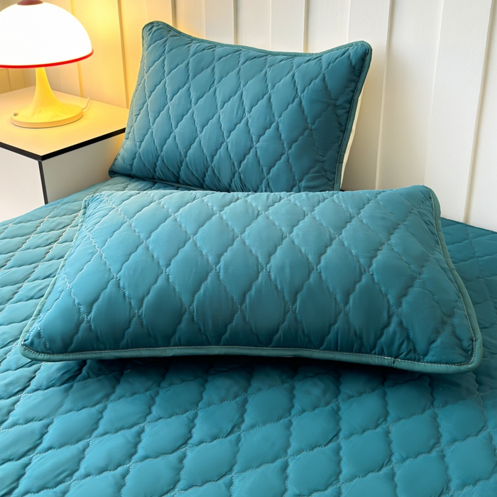 91家纺网 家纺一手货源 找家纺 慕克斯家纺 2026新款亲肤棉磨毛防水菱形格床笠 菱形格墨绿