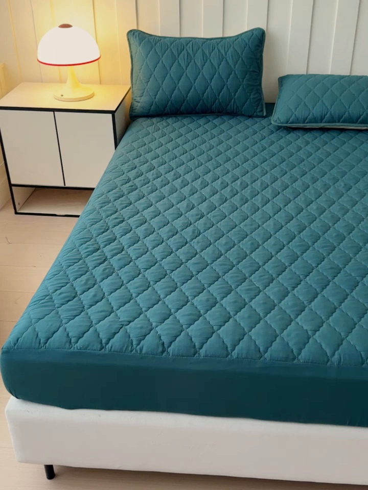 91家纺网 家纺一手货源 找家纺 慕克斯家纺 2026新款亲肤棉磨毛防水菱形格床笠 菱形格墨绿