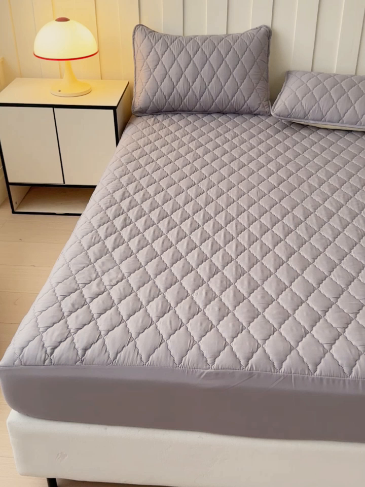 91家纺网 家纺一手货源 找家纺 慕克斯家纺 2026新款亲肤棉磨毛防水菱形格床笠 菱形格浅灰