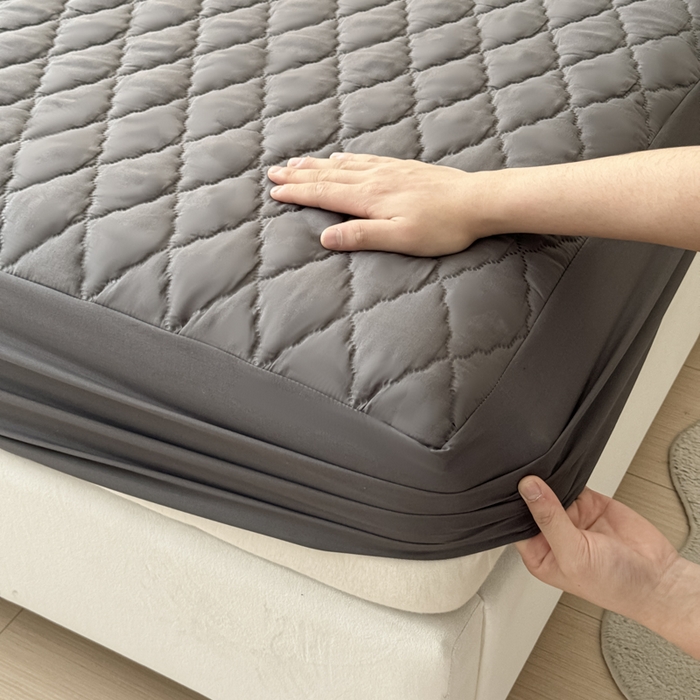 91家纺网 家纺一手货源 找家纺 慕克斯家纺 2026新款亲肤棉磨毛防水菱形格床笠 菱形格深灰