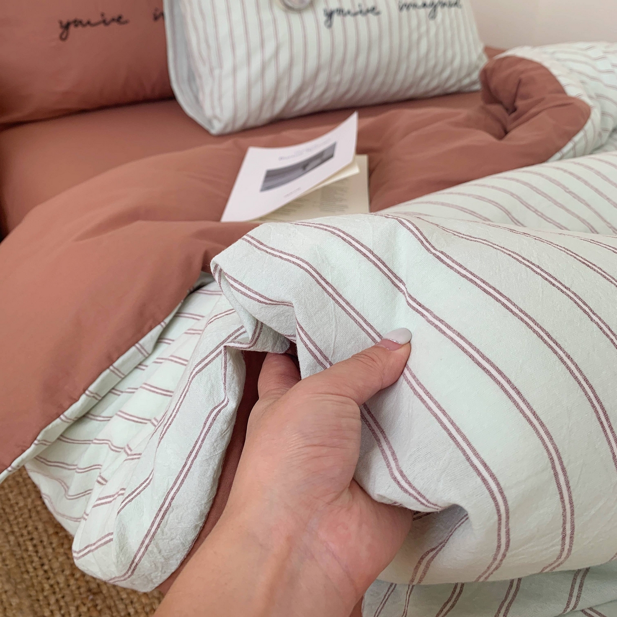 91家纺网 家纺一手货源 找家纺 桃喜 2026春夏全棉新品色织水洗棉条纹博主ins风四件套学生三件套（会员-5） 红茶拿铁