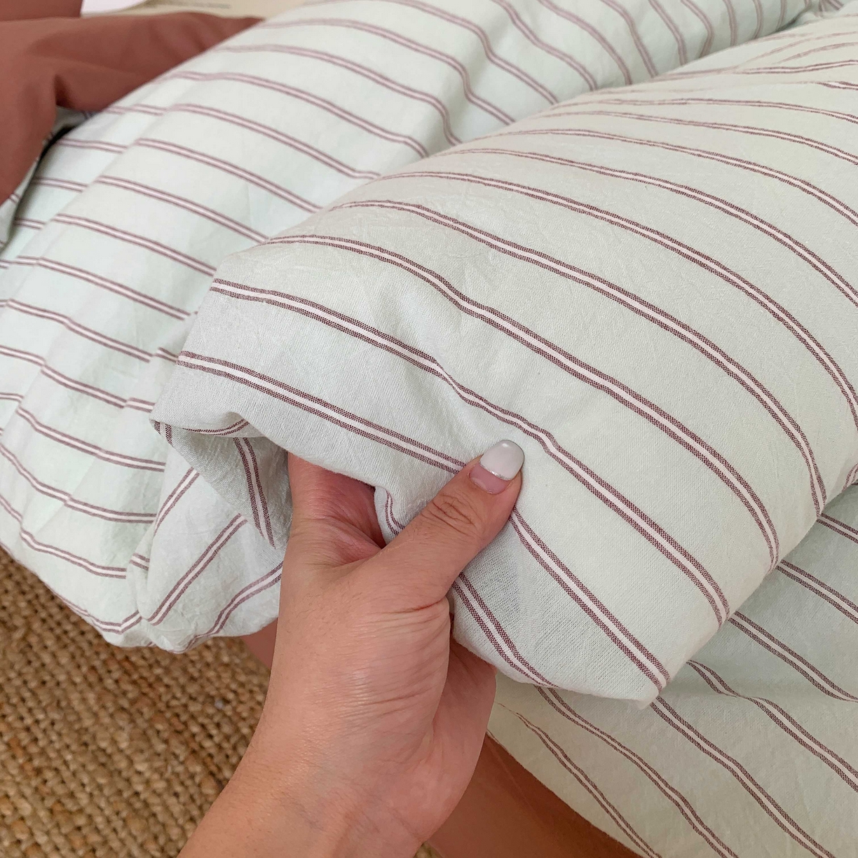 91家纺网 家纺一手货源 找家纺 桃喜 2026春夏全棉新品色织水洗棉条纹博主ins风四件套学生三件套（会员-5） 红茶拿铁