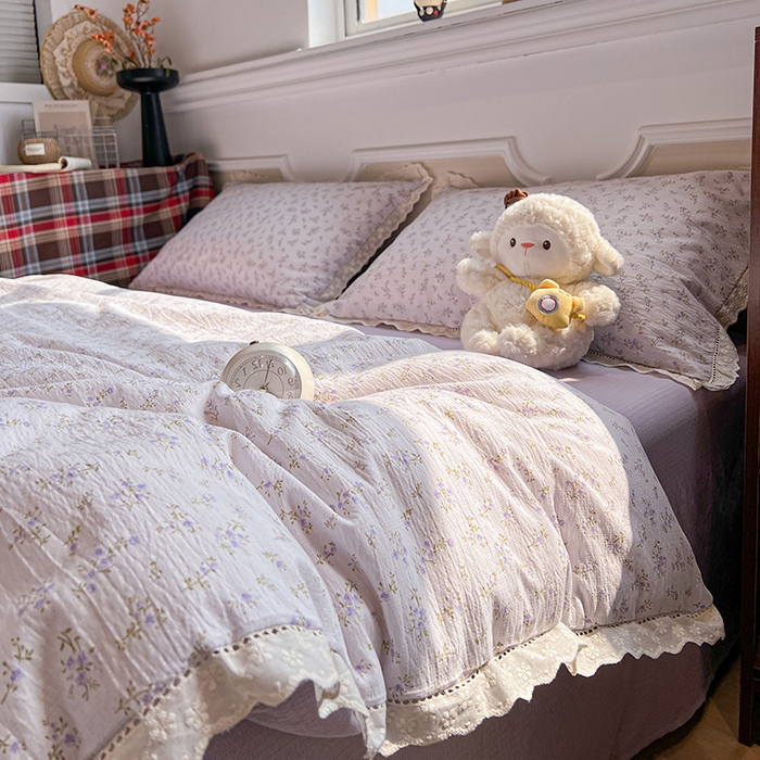91家纺网 家纺一手货源 找家纺 繁花家居 2026镂空花边系列夏被夏凉被空调被高克重木棉泡芙棉软糯亲肤四件套学生三件套 雾紫甜心