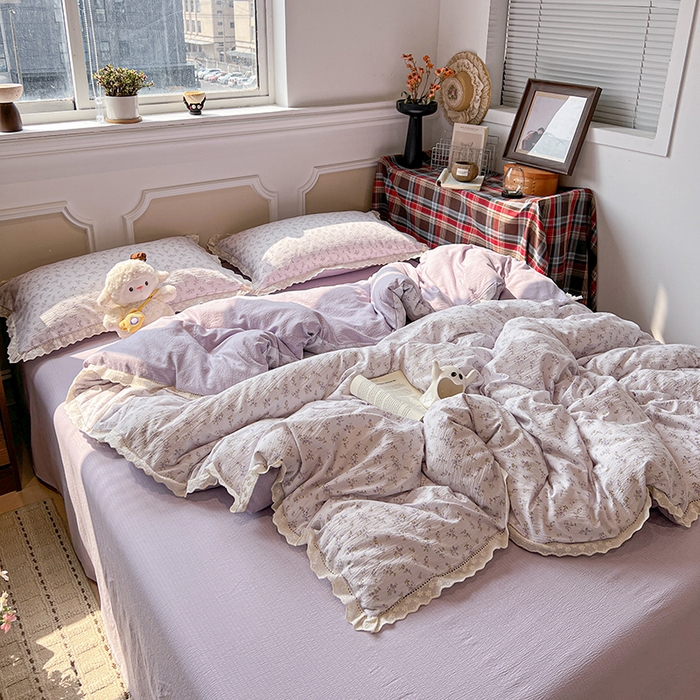 91家纺网 家纺一手货源 找家纺 繁花家居 2026镂空花边系列夏被夏凉被空调被高克重木棉泡芙棉软糯亲肤四件套学生三件套 雾紫甜心