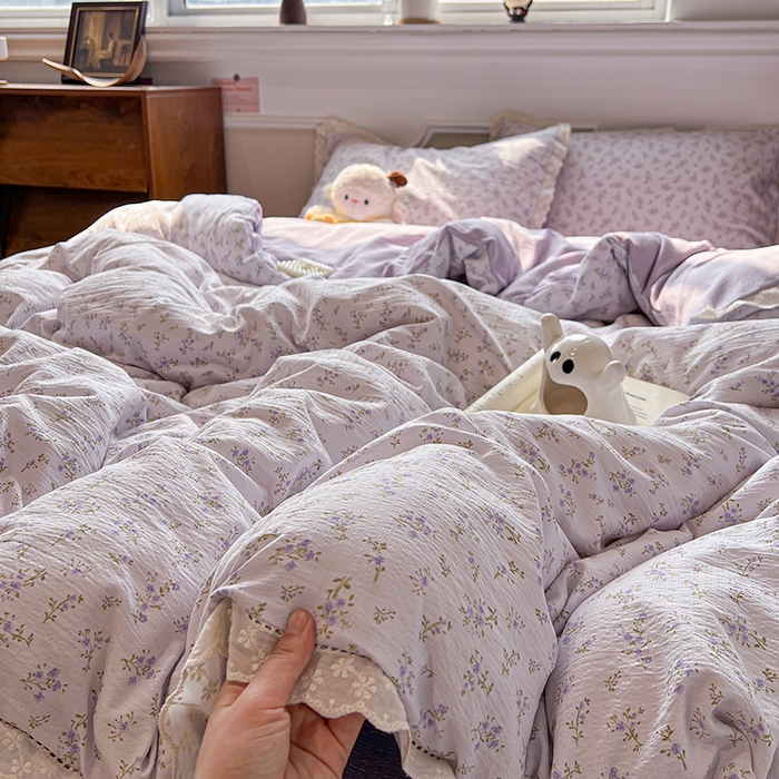 91家纺网 家纺一手货源 找家纺 繁花家居 2026镂空花边系列夏被夏凉被空调被高克重木棉泡芙棉软糯亲肤四件套学生三件套 雾紫甜心