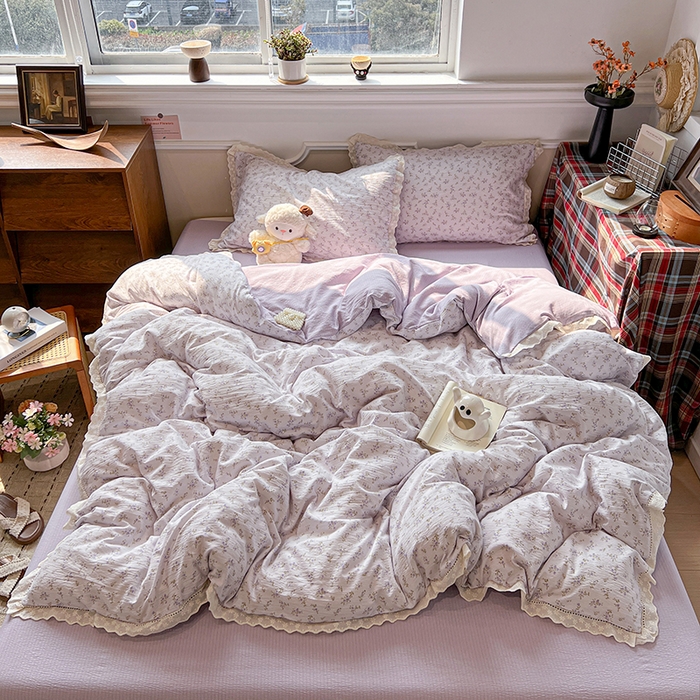 91家纺网 家纺一手货源 找家纺 繁花家居 2026镂空花边系列夏被夏凉被空调被高克重木棉泡芙棉软糯亲肤四件套学生三件套 雾紫甜心