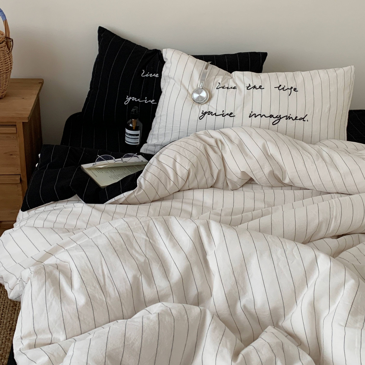 91家纺网 家纺一手货源 找家纺 桃喜 2026春夏全棉新品色织水洗棉条纹博主ins风四件套学生三件套（会员-5） 夜的留白