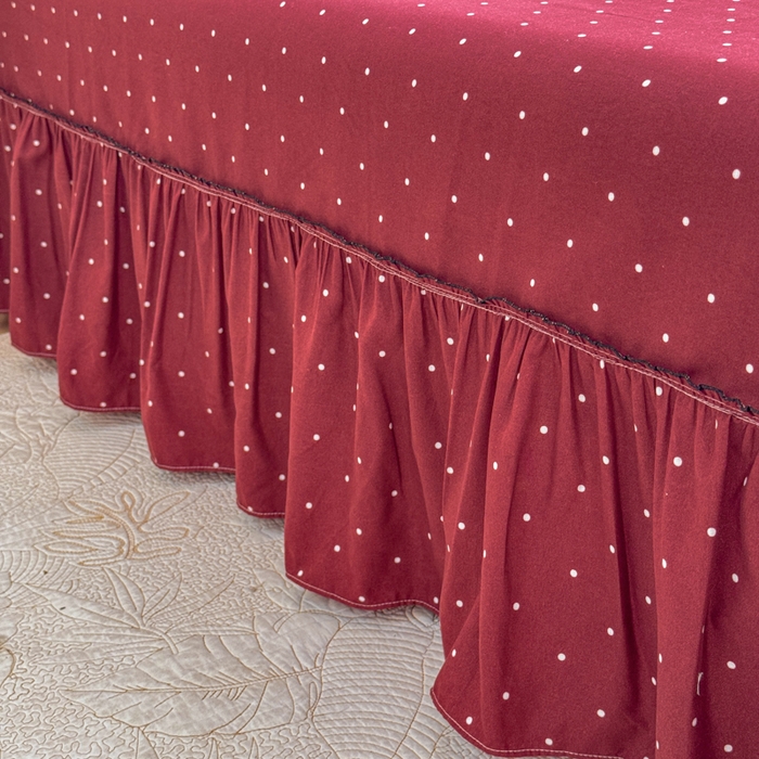 91家纺网 家纺一手货源 找家纺 爱多多家居 2026春夏新花边款水洗古棉单床裙 单床单 床裙-酒红波点
