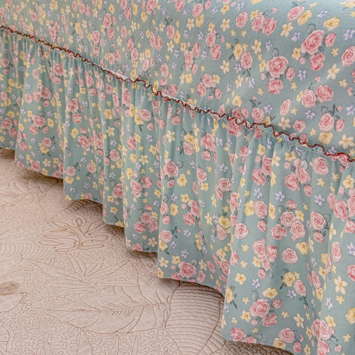 91家纺网 家纺一手货源 找家纺 爱多多家居 2026春夏新花边款水洗古棉单床裙 单床单 床裙-薄荷玫瑰