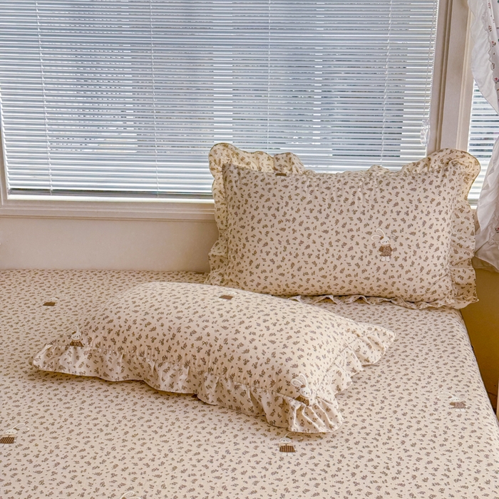 91家纺网 家纺一手货源 找家纺 爱多多家居 2026春夏新花边款水洗古棉单床裙 单床单 床裙-碎花小兔