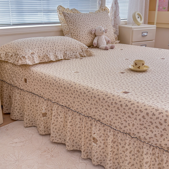 91家纺网 家纺一手货源 找家纺 爱多多家居 2026春夏新花边款水洗古棉单床裙 单床单 床裙-碎花小兔