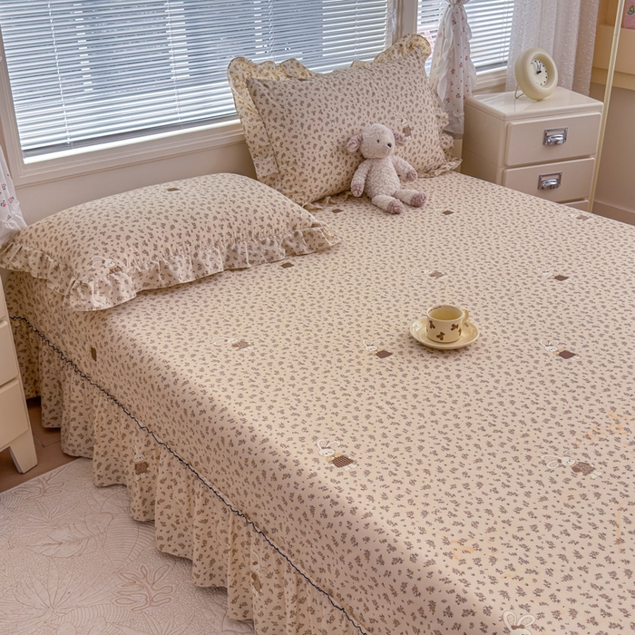 91家纺网 家纺一手货源 找家纺 爱多多家居 2026春夏新花边款水洗古棉单床裙 单床单 床裙-碎花小兔