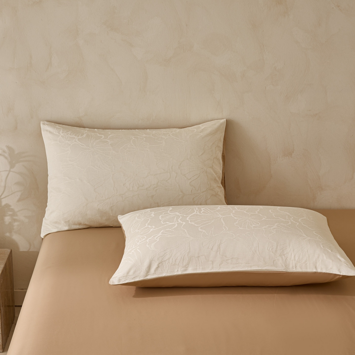 91家纺网 家纺一手货源 找家纺 雯雨家纺 2026新款全棉60s全棉提花四件套 棕韵浮香