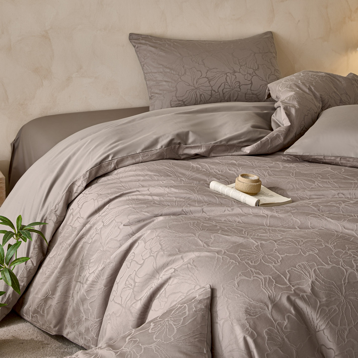 91家纺网 家纺一手货源 找家纺 雯雨家纺 2026新款全棉60s全棉提花四件套 素影繁花