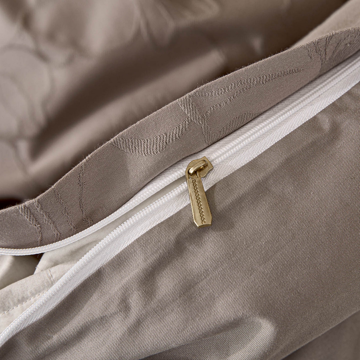 91家纺网 家纺一手货源 找家纺 雯雨家纺 2026新款全棉60s全棉提花四件套 素影繁花