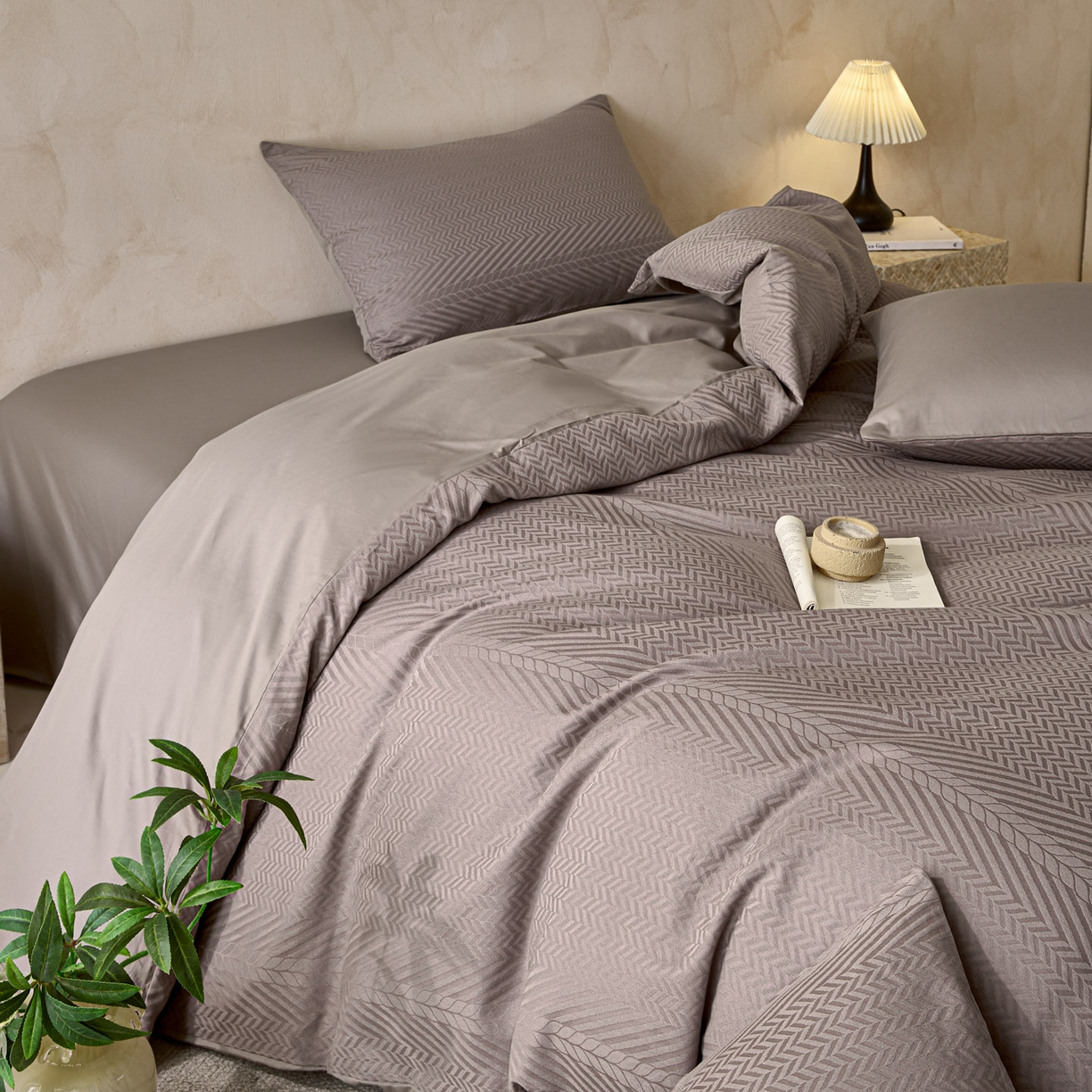 91家纺网 家纺一手货源 找家纺 雯雨家纺 2026新款全棉60s全棉提花四件套 深灰麦浪