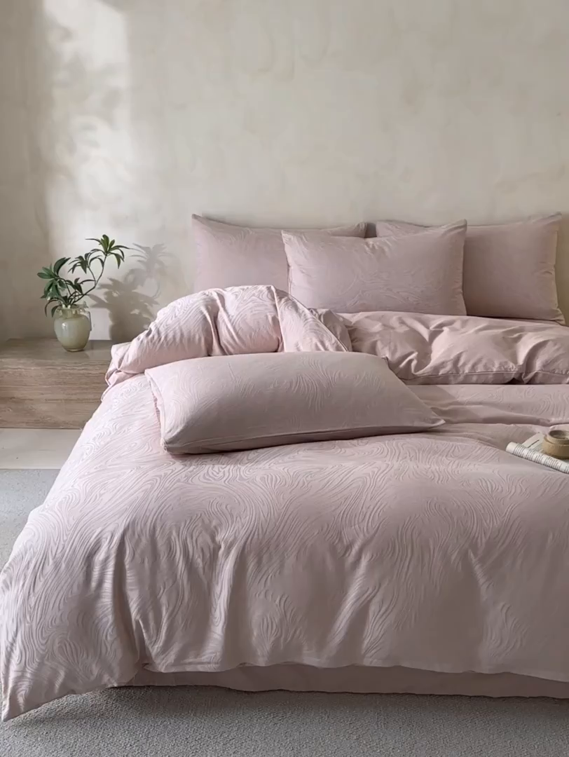 91家纺网 家纺一手货源 找家纺 雯雨家纺 2026新款全棉60s全棉提花四件套 素恒肌理