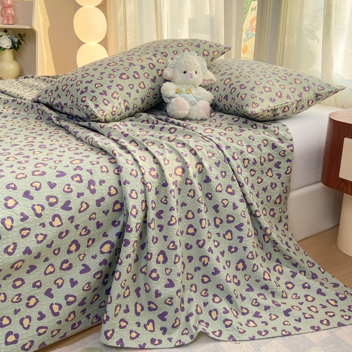 91家纺网 家纺一手货源 找家纺 赛琳 2026新款泡芙纱床单系列单床单床单单件（有买家秀） 绿绸豹纹心