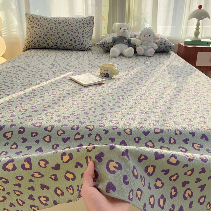 91家纺网 家纺一手货源 找家纺 赛琳 2026新款泡芙纱床单系列单床单床单单件（有买家秀） 绿绸豹纹心