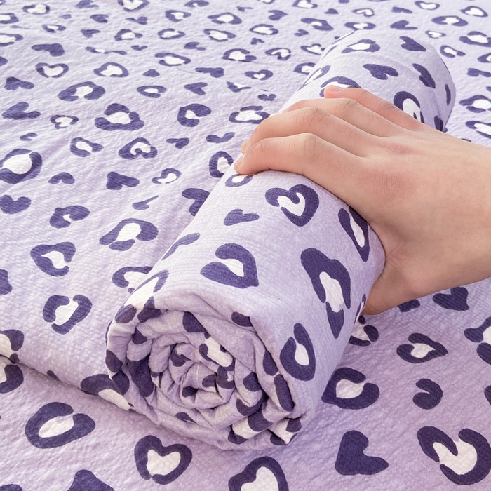 91家纺网 家纺一手货源 找家纺 赛琳 2026新款泡芙纱床单系列单床单床单单件（有买家秀） 紫绸豹纹心