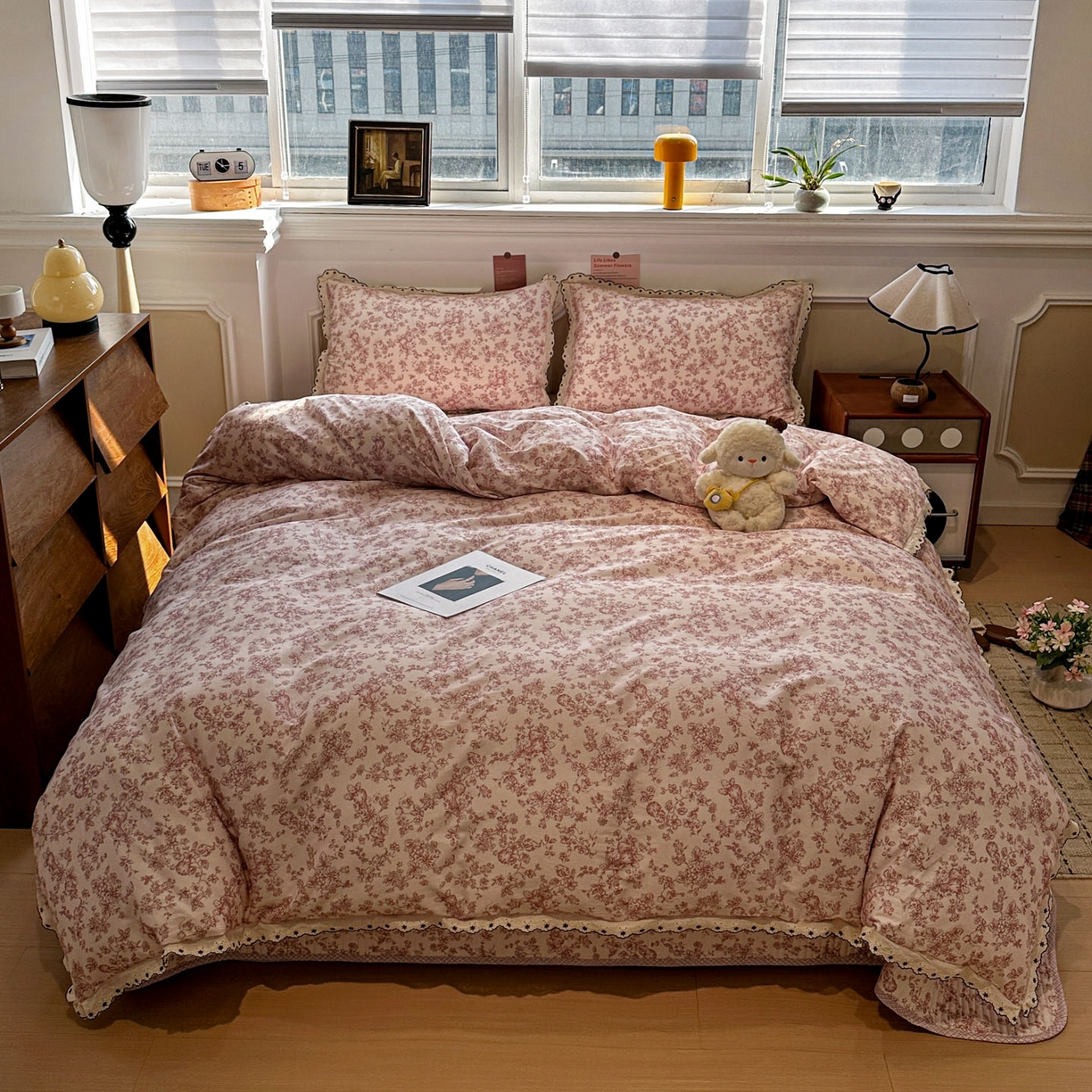 91家纺网 家纺一手货源 找家纺 橙子家居 2026新款纯棉法式复古蕾丝花边床盖四件套 复古蔷薇粉