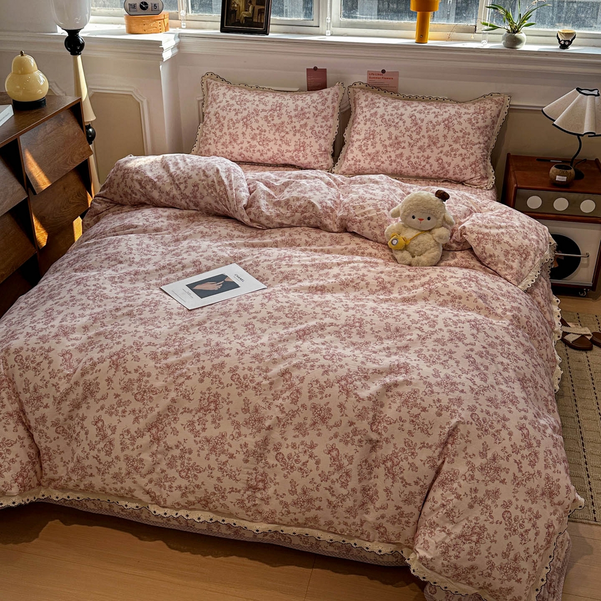 91家纺网 家纺一手货源 找家纺 橙子家居 2026新款纯棉法式复古蕾丝花边床盖四件套 复古蔷薇粉