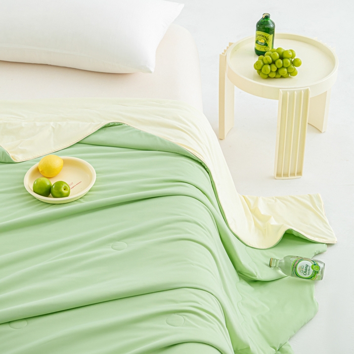 91家纺网 家纺一手货源 找家纺 爱彼家纺 2026夏季热款冰卡Pro+深睡双面用锦纶夏被空调被夏季A类抗菌冰凉单夏被-冰卡夏被系列 冰卡-果绿+芝士