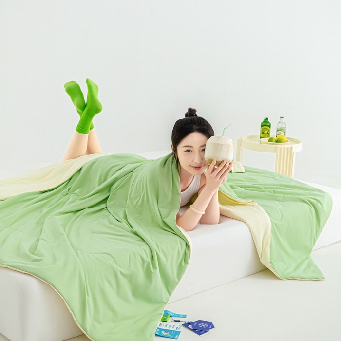 91家纺网 家纺一手货源 找家纺 爱彼家纺 2026夏季热款冰卡Pro+深睡双面用锦纶夏被空调被夏季A类抗菌冰凉单夏被-冰卡夏被系列 冰卡-果绿+芝士