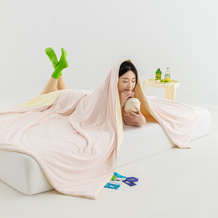 91家纺网 家纺一手货源 找家纺 爱彼家纺 2026夏季热款冰卡Pro+深睡双面用锦纶夏被空调被夏季A类抗菌冰凉单夏被-冰卡夏被系列 冰卡-浅粉+芝士