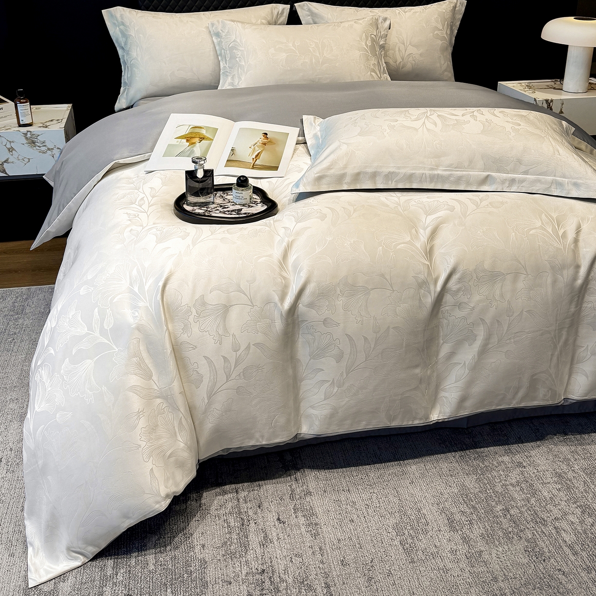 91家纺网 家纺一手货源 找家纺 奥汀洛家纺 2026春夏新款水洗冰丝亮丝提花四件套 百合-白