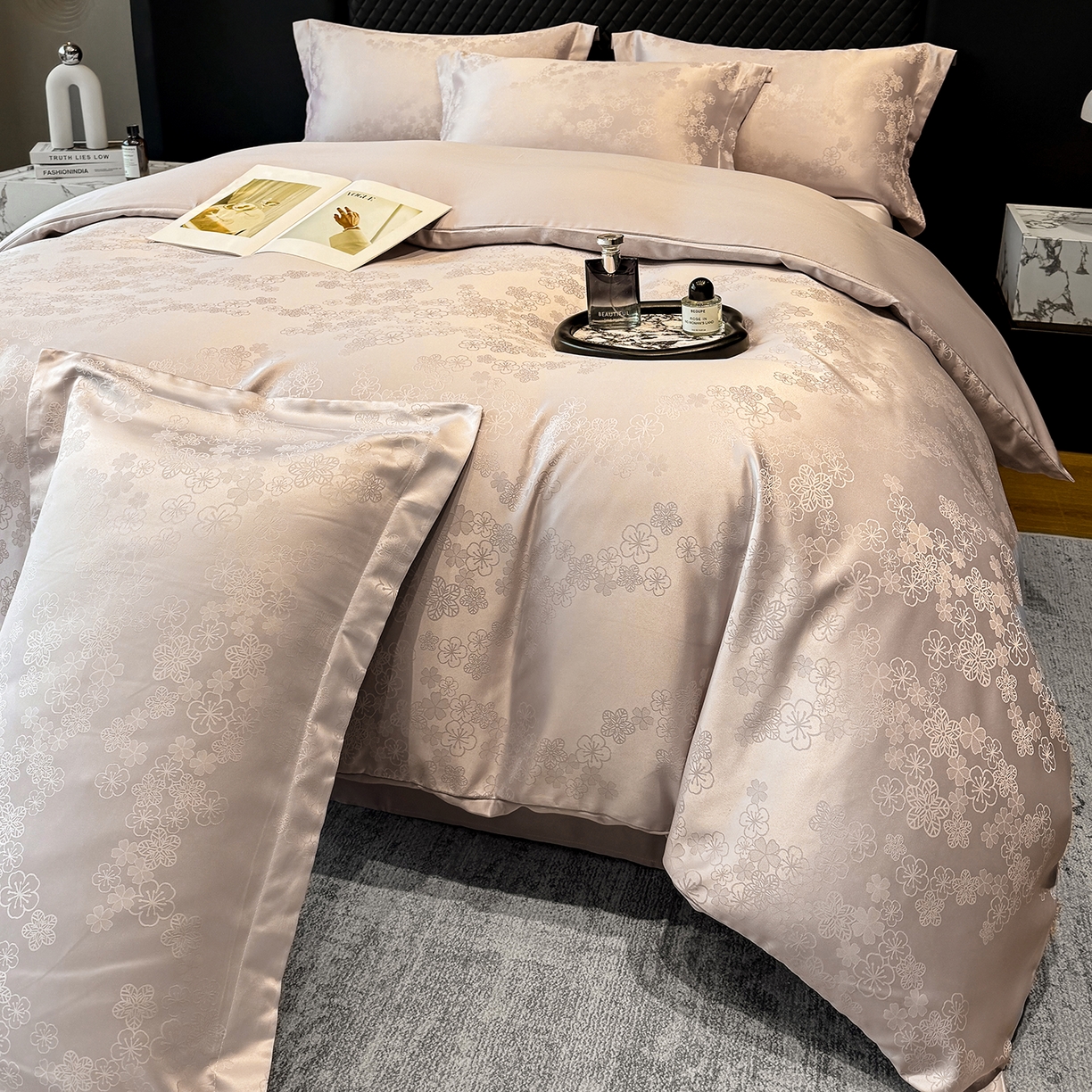 91家纺网 家纺一手货源 找家纺 奥汀洛家纺 2026春夏新款水洗冰丝亮丝提花四件套 蔷薇-紫