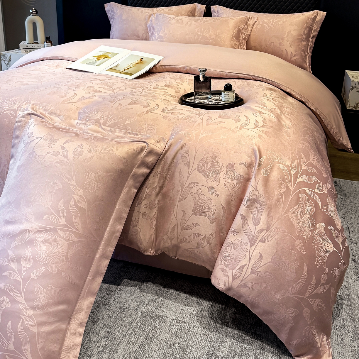 91家纺网 家纺一手货源 找家纺 奥汀洛家纺 2026春夏新款水洗冰丝亮丝提花四件套 百合-粉