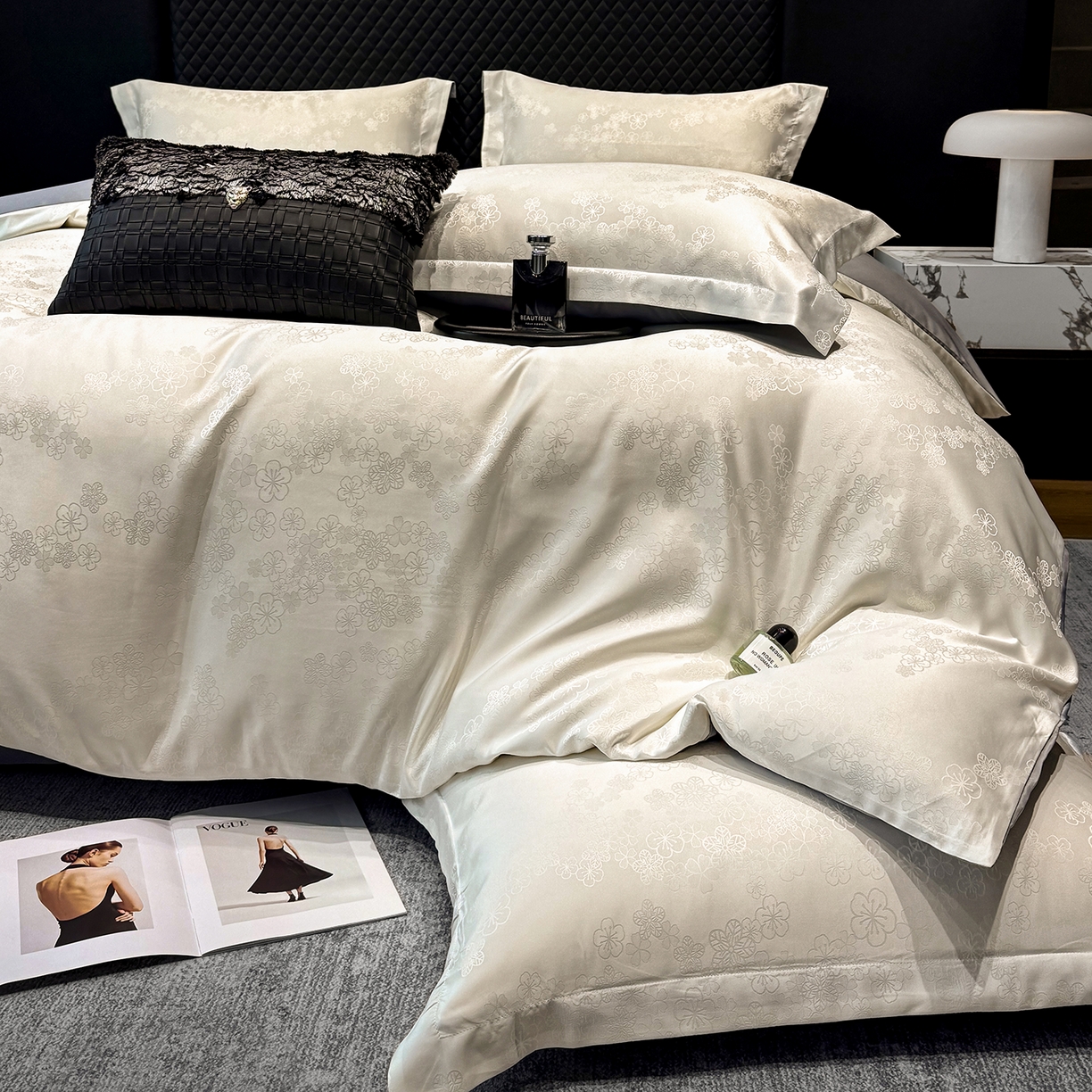 91家纺网 家纺一手货源 找家纺 奥汀洛家纺 2026春夏新款水洗冰丝亮丝提花四件套 蔷薇-白