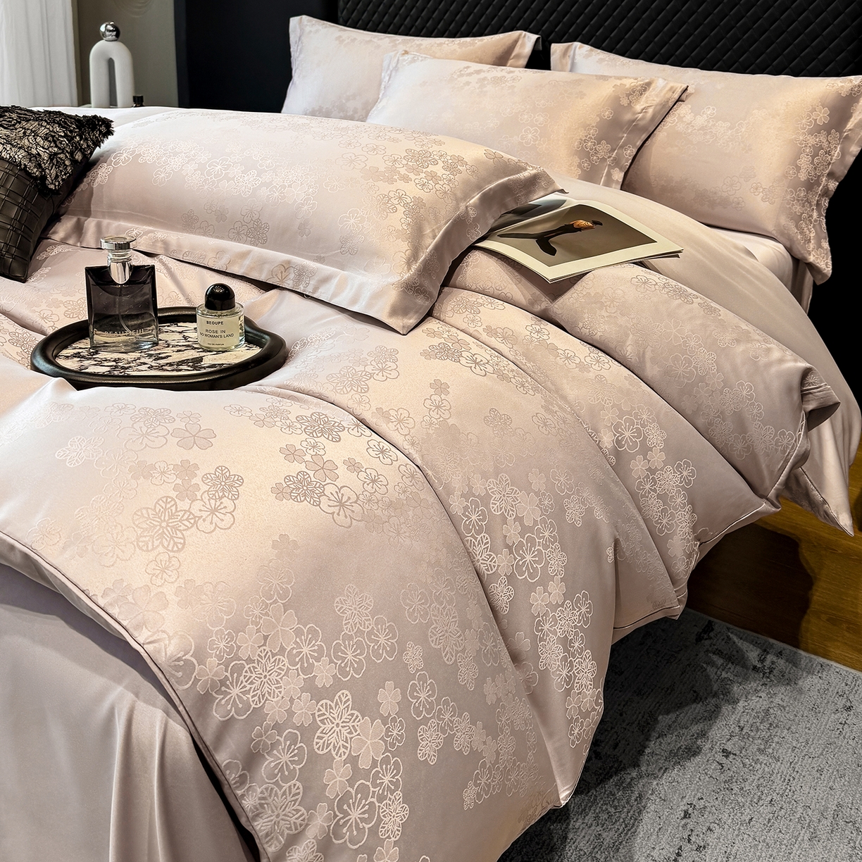 91家纺网 家纺一手货源 找家纺 奥汀洛家纺 2026春夏新款水洗冰丝亮丝提花四件套 蔷薇-紫