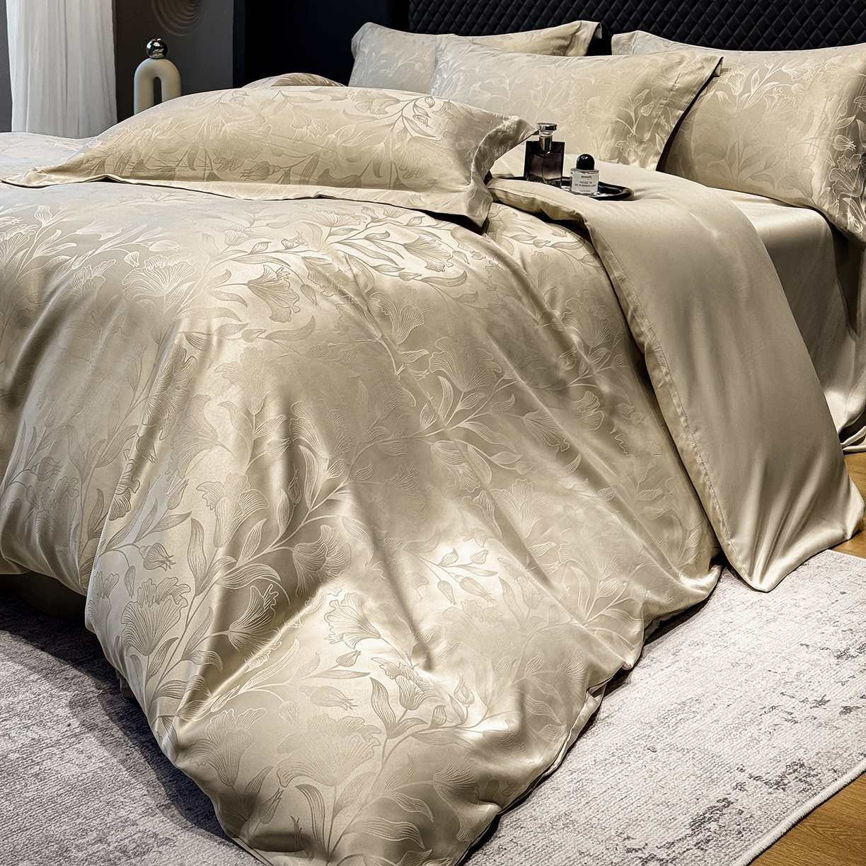 91家纺网 家纺一手货源 找家纺 奥汀洛家纺 2026春夏新款水洗冰丝亮丝提花四件套 百合-驼