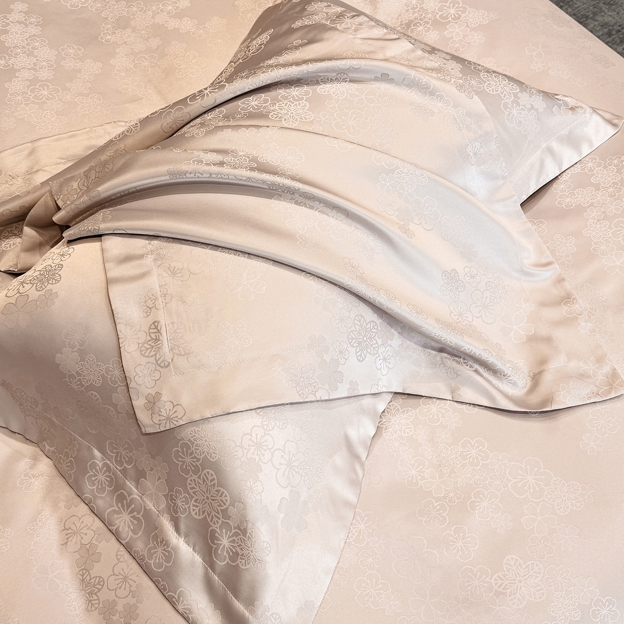 91家纺网 家纺一手货源 找家纺 奥汀洛家纺 2026春夏新款水洗冰丝亮丝提花四件套 蔷薇-紫