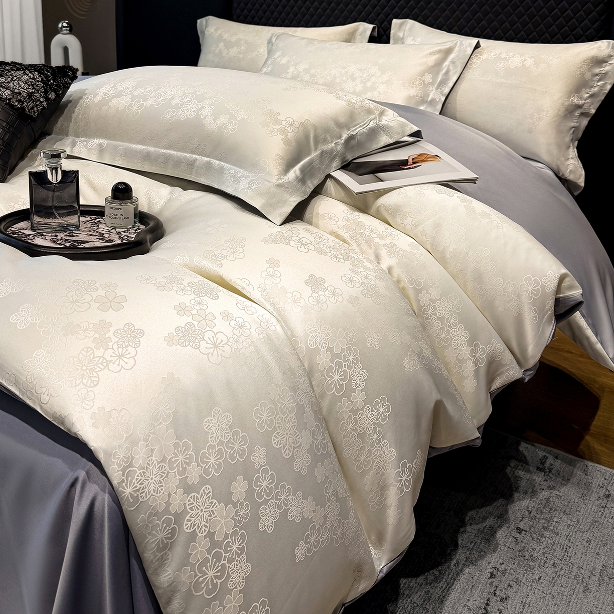 91家纺网 家纺一手货源 找家纺 奥汀洛家纺 2026春夏新款水洗冰丝亮丝提花四件套 蔷薇-白